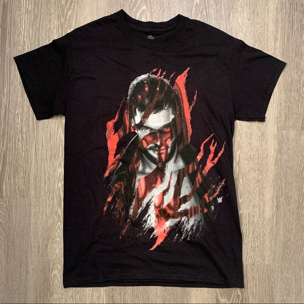 Finn Balor Stare Irish Demon‎ 2017 WWE Official T-Shirt Men’s Size Small
